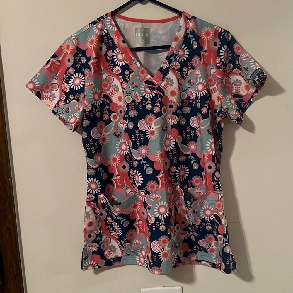 MedCouture Floral Pattern Scrub Shirt